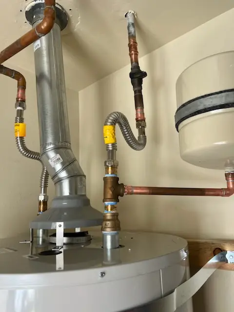 Water heater installation and plumbing repair in Du Quoin